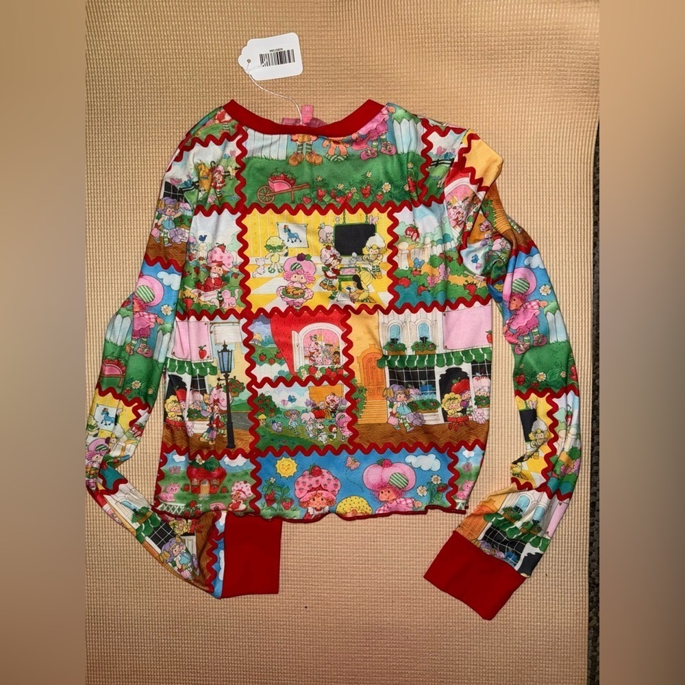 Dolls kill x strawberry shortcake patchwork lettuce hem long sleeves medium - Picture 2 of 2